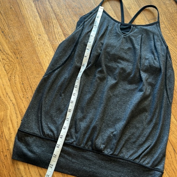 Lululemon NO LIMITS Power Y Zippy Gray Black Tank Top Built-In Bra Size 4 - Picture 8 of 8